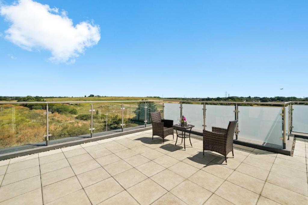 Heathrow Haven: Stylish Apartments In The Heart Of Slough Exterior photo