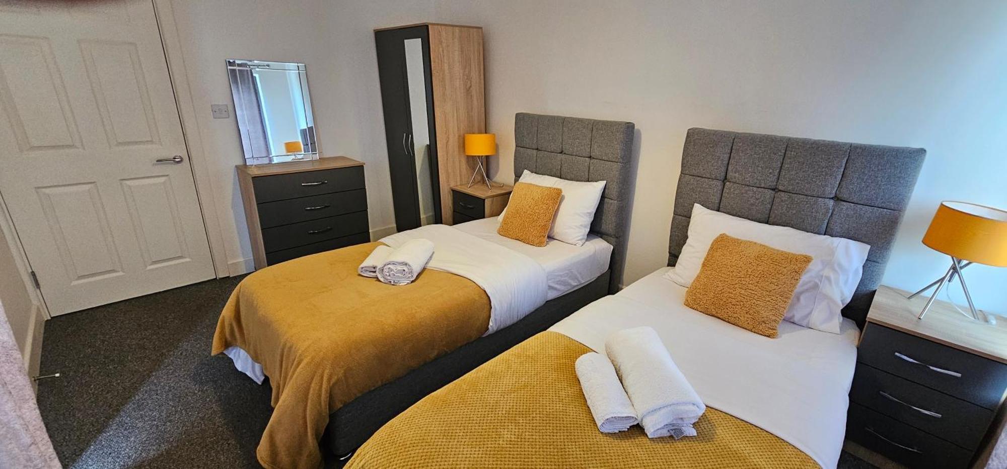 Heathrow Haven: Stylish Apartments In The Heart Of Slough Exterior photo